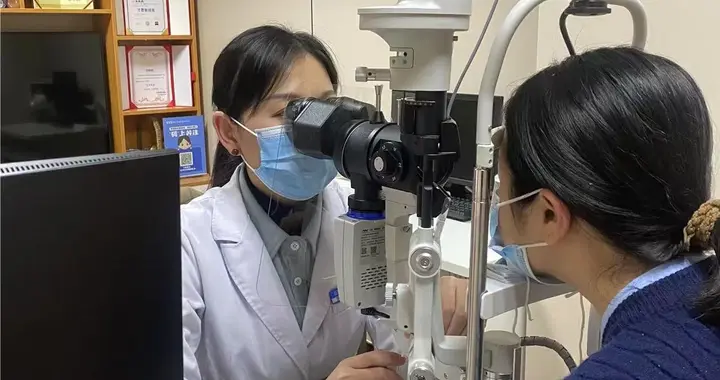 角膜不规则患者有新选择——巩膜镜助力女子视觉新生