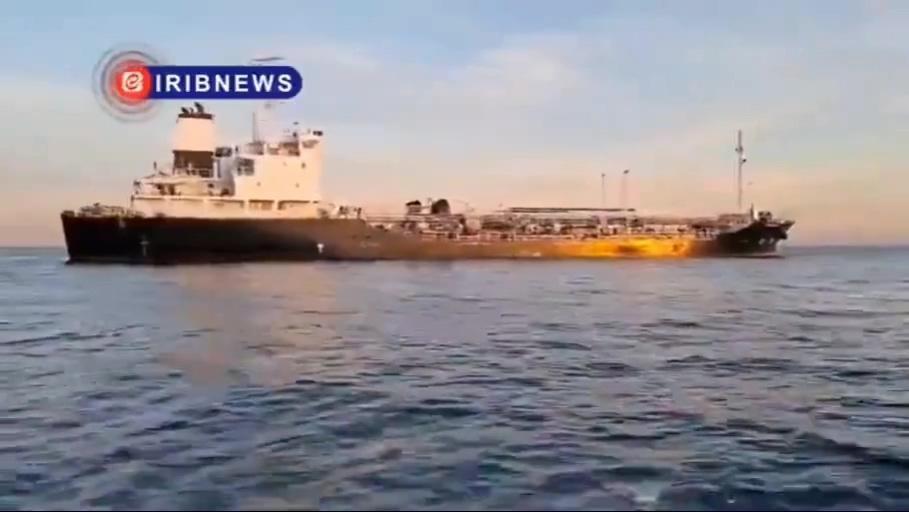 面对美国封锁海峡和不断扣船的行为，伊朗也终于开始以其人之道还治其人之身了。4月2