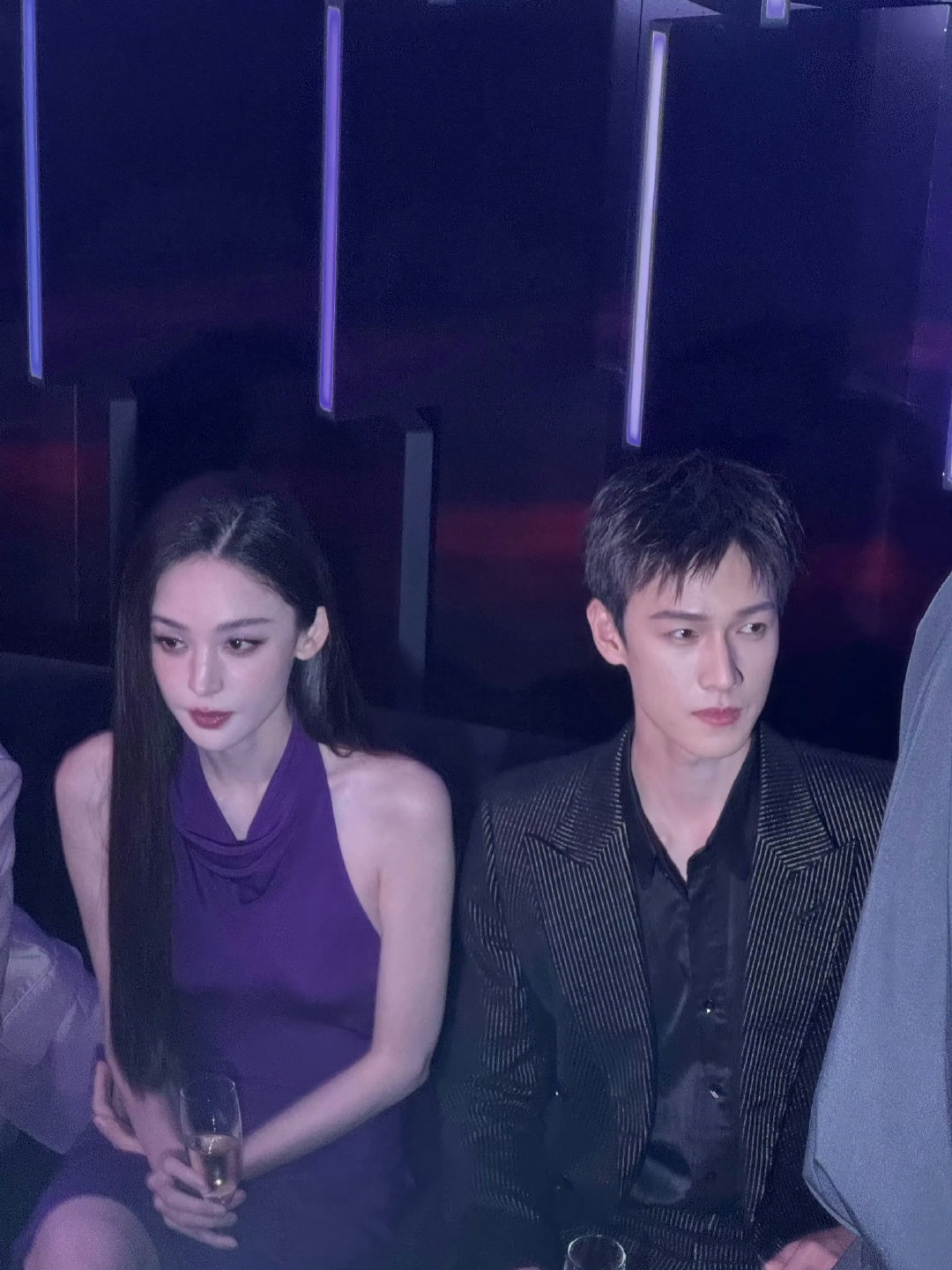 李昀锐、古力娜扎同品牌活动同框，神颜的旁边还是神颜，好权威的两张脸[爱慕] ​​