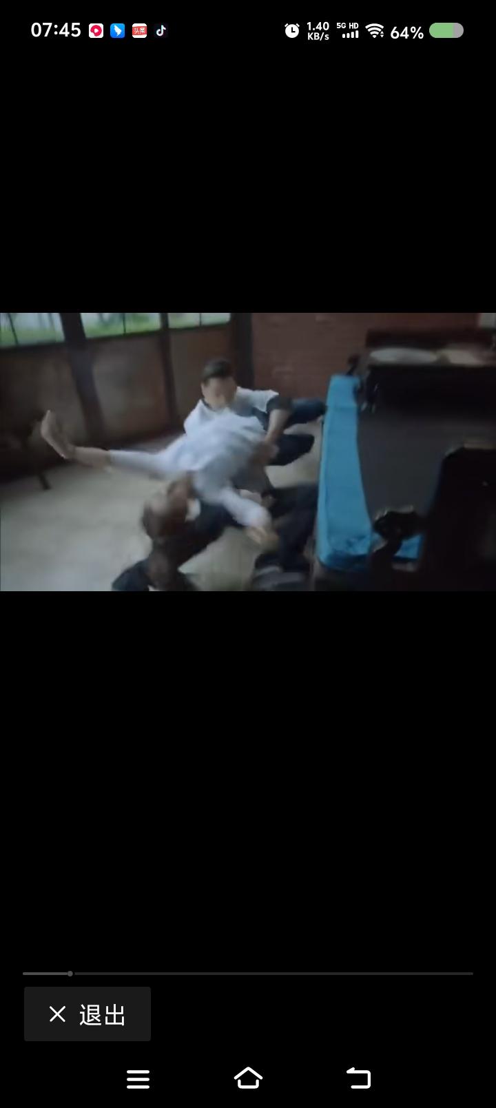 编剧不考虑观众反应吗？——
电视剧里，小伙子见一姑娘喝醉了，好心收留。第二天，见