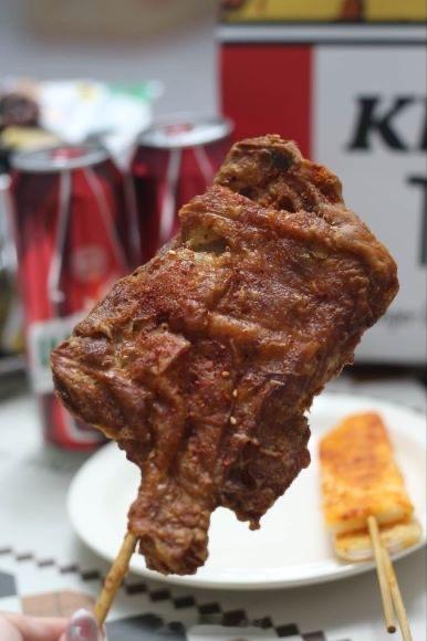 #乌苏啤酒给你KFC#也说我喜欢的乌苏啤酒近来有新名堂了，哈哈，这不和肯德基联名