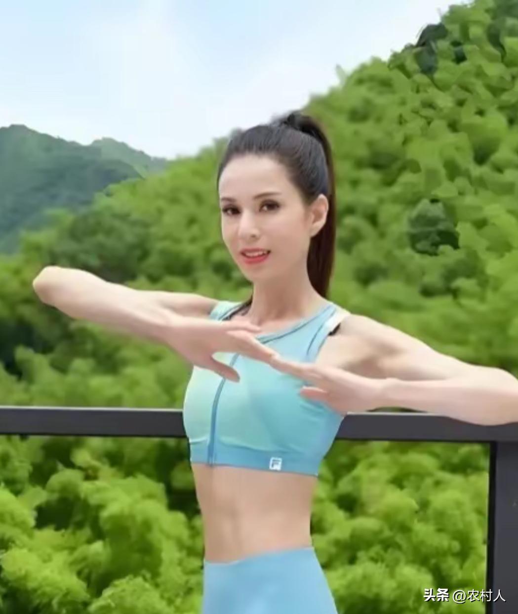 李若彤太自律了，天天健身。怪不得身材保持的这么好，60岁的年龄了，比现在的小姑娘