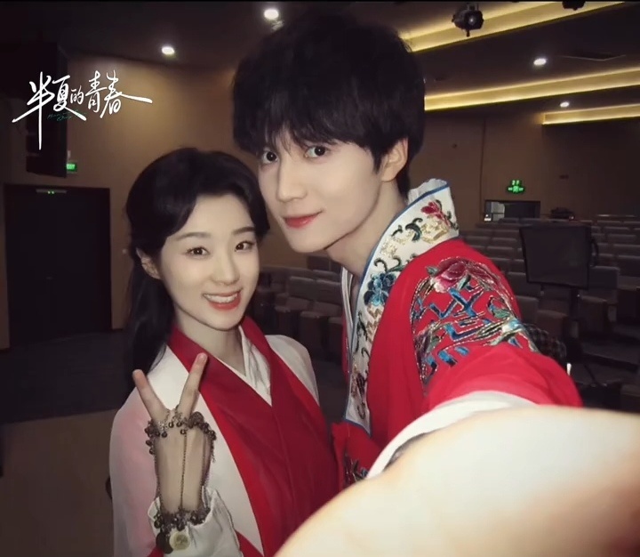 《半夏的青春》开始发力，爷奶的照片好多好多，王小亿和王培延，你们必爆了 