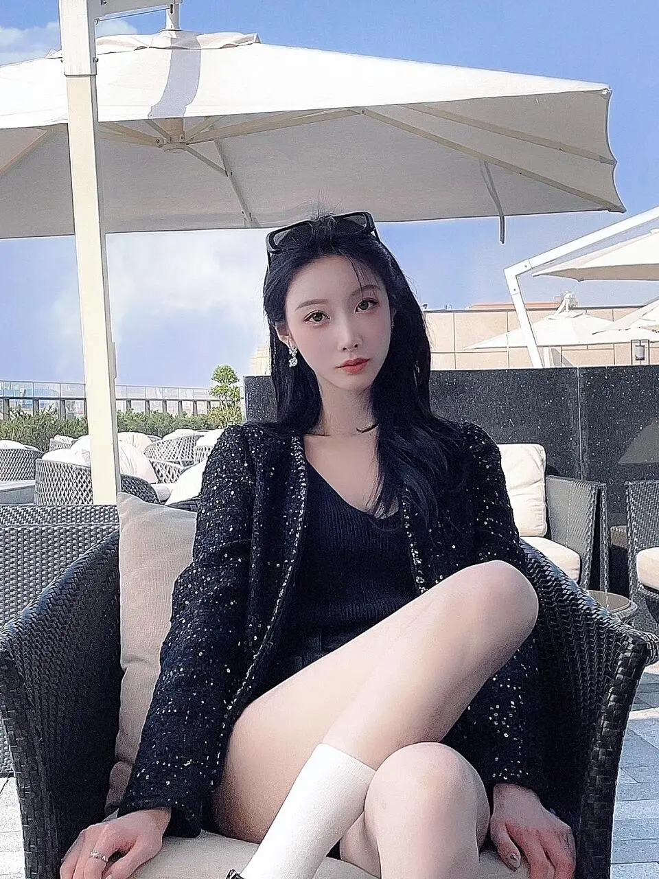 “多和赚钱的人接触，你会发现有钱人比你还上进，多和有上进心的人接触，你...