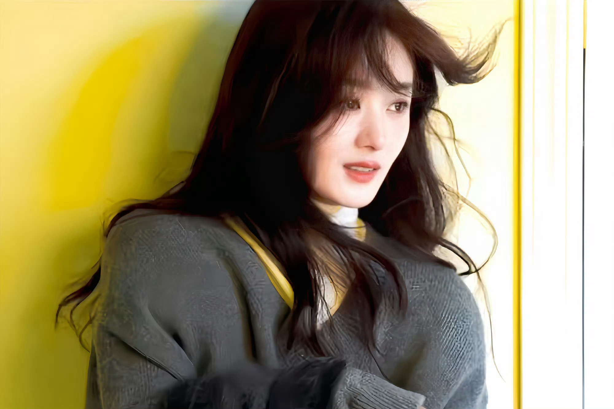 赵丽颖黄和娘 zly赵丽颖李秋萍 三两句情话落笔，无尽的思念难抑.𝓣𝓱𝓻?