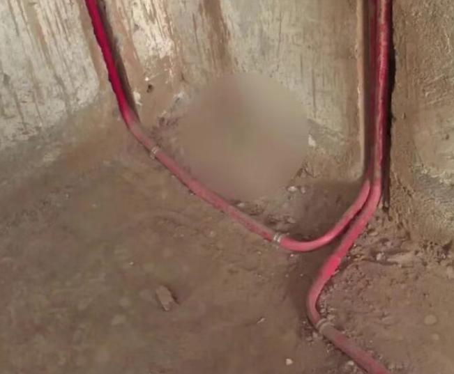 长沙的黄女士去年10月签合同，花36万装修新房，结果进场不到一个月，就发现水电工