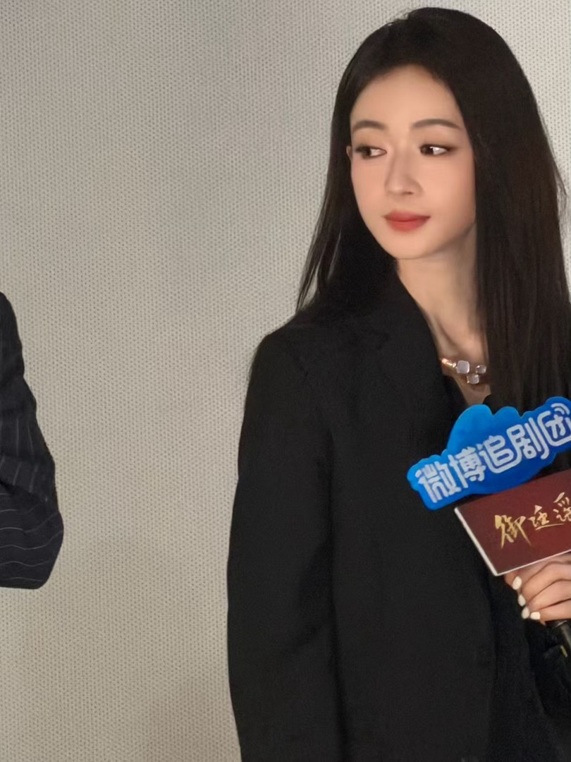 吴谨言OMG吓到陈哲远了、陈哲远听到吴谨言OMG的反应追剧团亮点不断，吴谨言一句