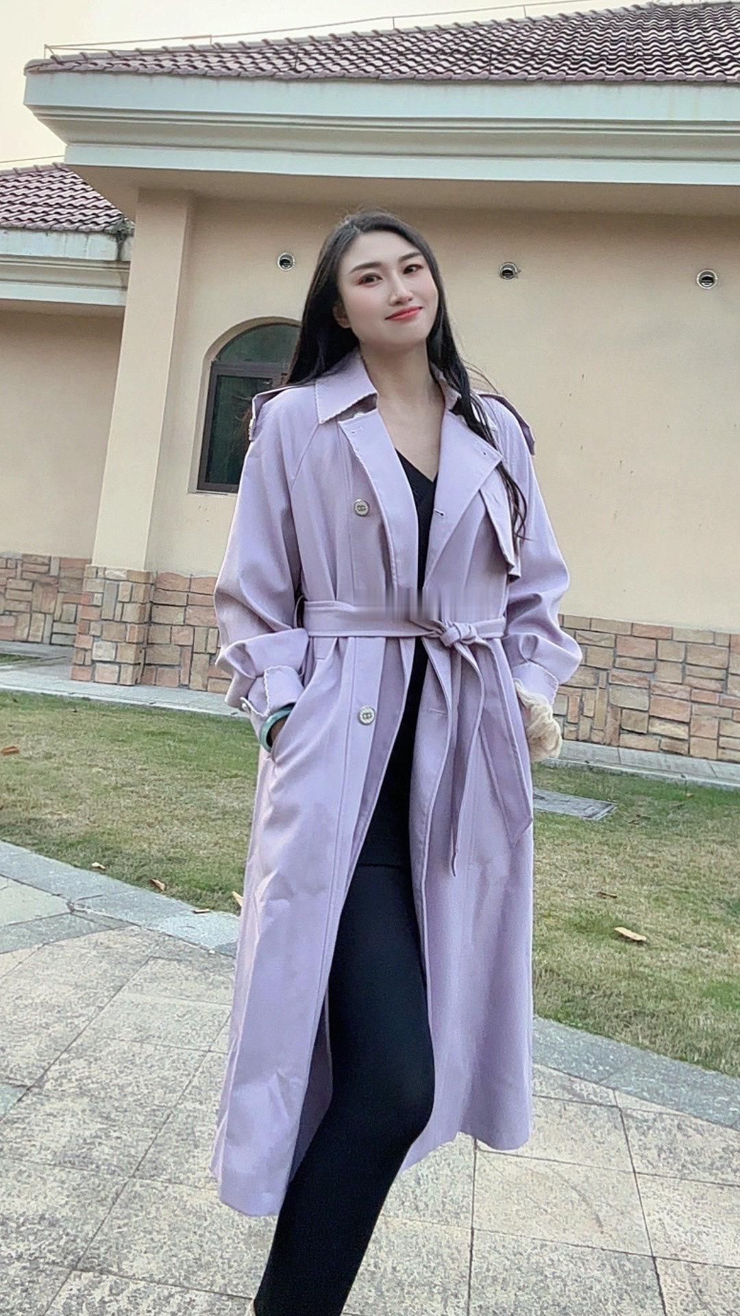 选择离婚的女人，背后一定有一段不为人知、痛不欲生的经历。当你选择离婚时，总有人指