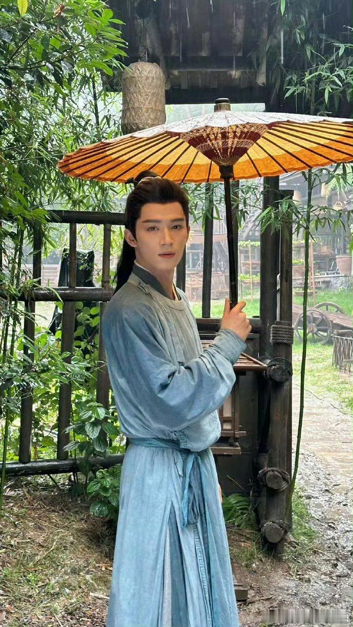 王星越前世今生文学王星越古装是刻进骨里的适配，前世公子踏月来，今生古装依旧封神，
