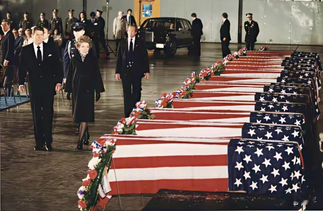 1983年10月23日，黎巴嫩贝鲁特国际机场附近，一辆装载超5吨炸药的卡车，冲入