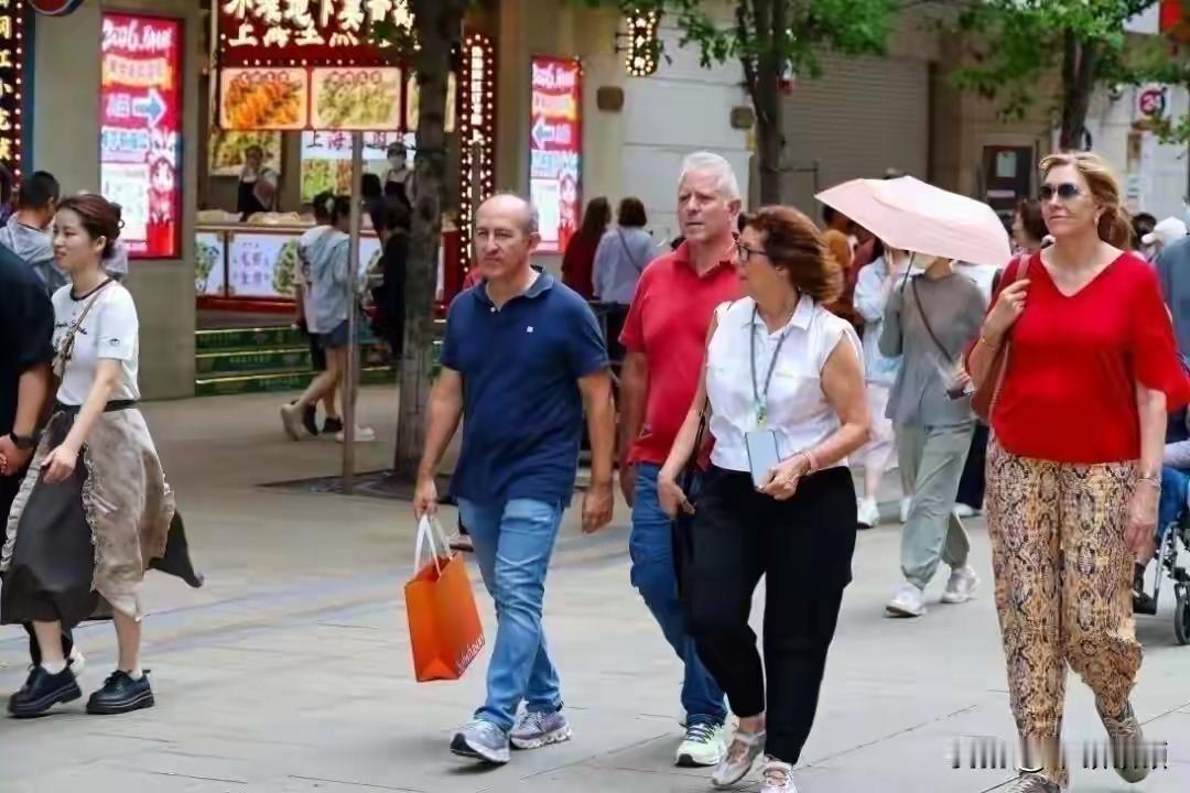 怎么看欧洲人被电费逼到来中国蹭空调 欧洲人被电费逼到来中国蹭空调，这事儿挺有意思