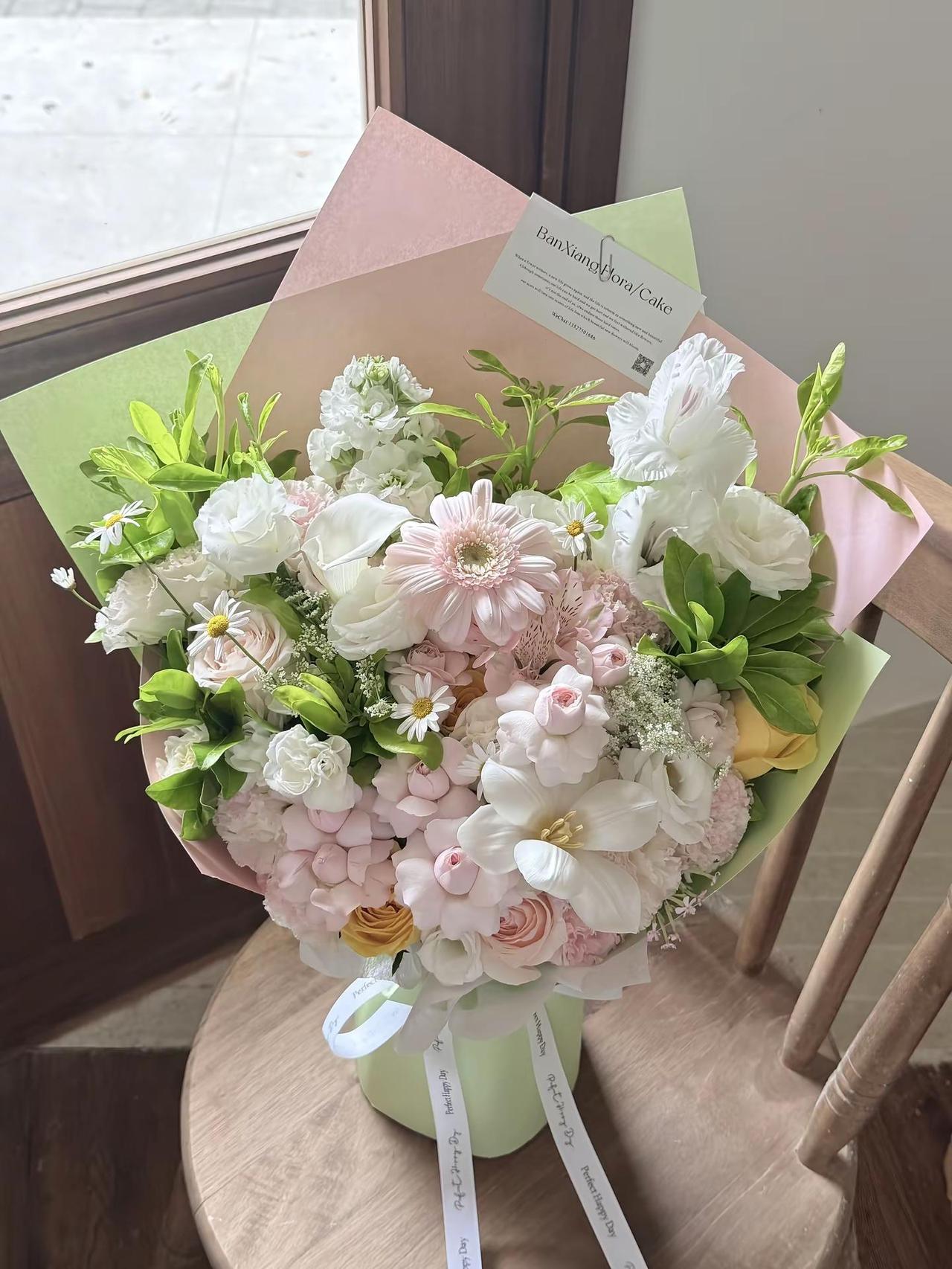 谢谢你买下我开心的那一刻。男朋友送花进化史 送花补习班女生想收到的花 创意花束手