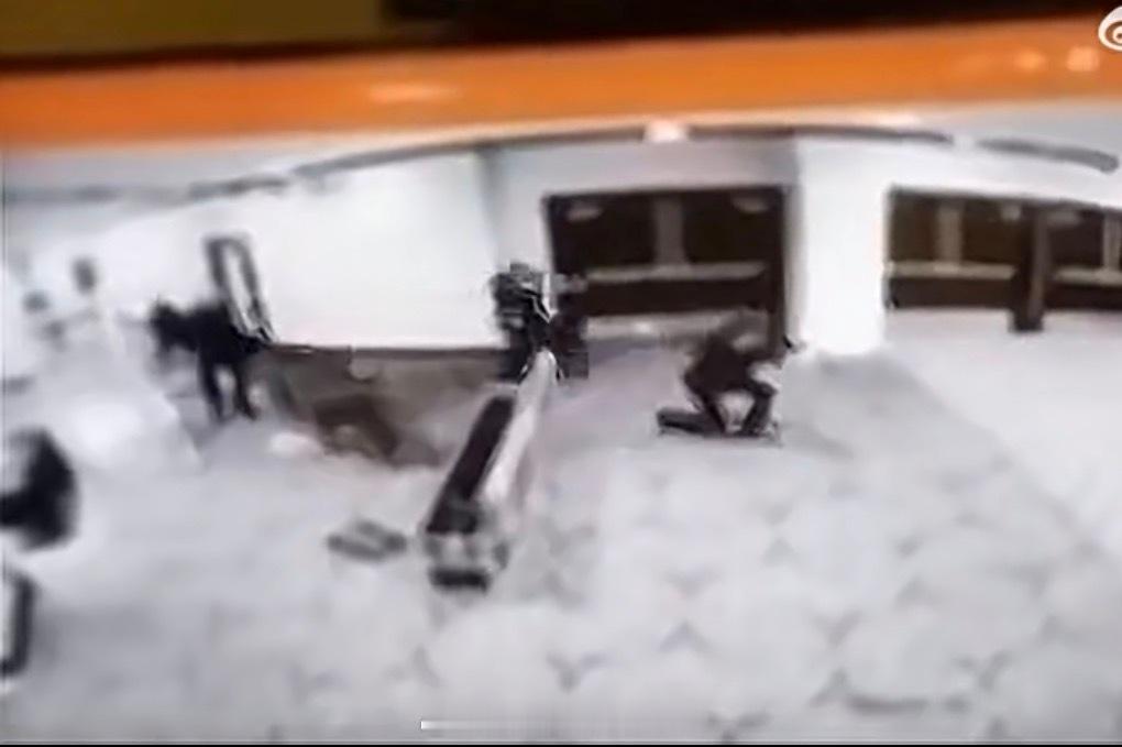 「美国 白宮記者晚宴槍擊嫌犯細節曝..為教師兼遊戲開發者、曾向賀錦麗總統競選捐款