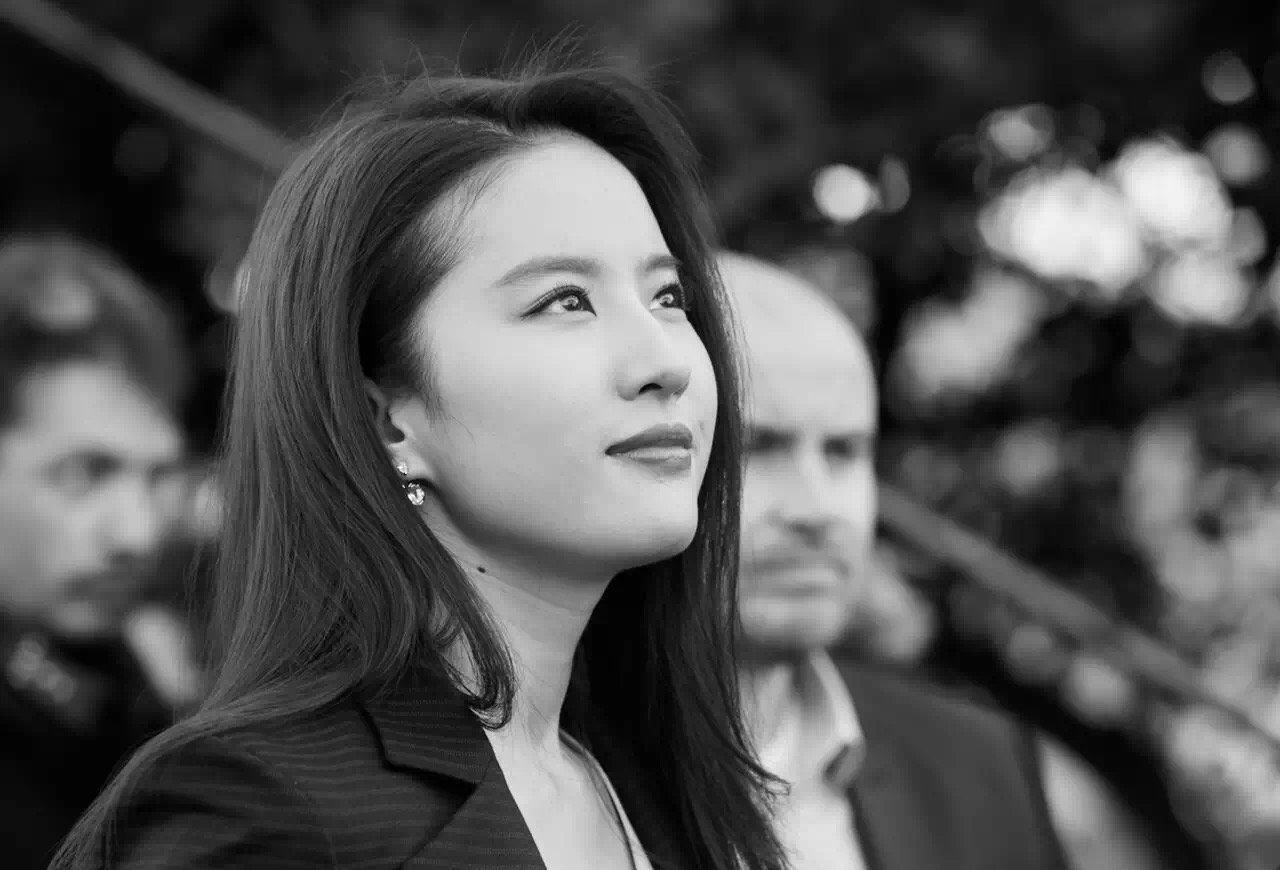 迪奥公主天仙攻，好苏好苏～感觉她能拿下全场男女老少刘亦菲早期小烟熏妆