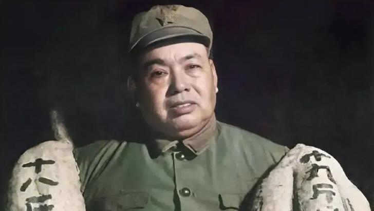 许世友曾评价陈永贵：老陈文化底子薄，但人实在。1971年秋末，一位大将军不声不响