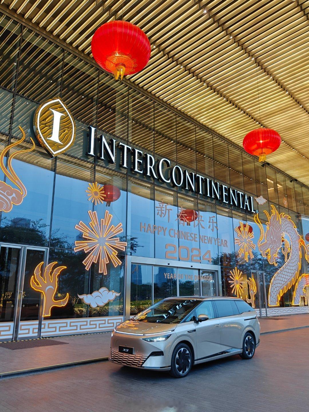 小鹏 X9 的确比我想象中要好看，也更好开一些… ​​​