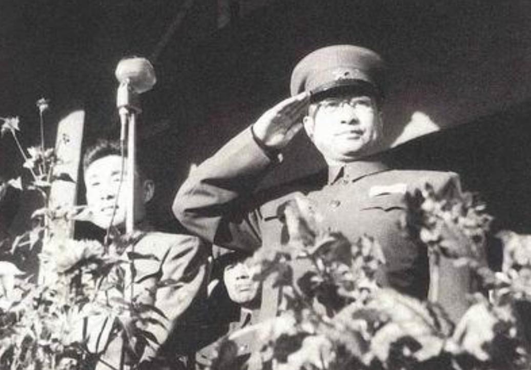 1950年，昆明起义后，团长王耀云叛变，还打死了25名解放军代表，陈赓大怒：“三