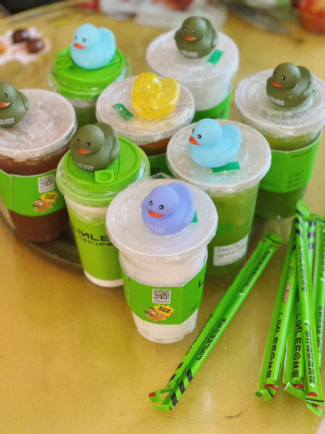 是谁还没喝到张凌赫哥哥请客的柠檬茶