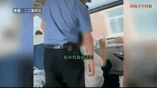 啥道理啊这是？绿皮火车上，凌晨5点，东北一女子开外放唱歌跳舞，全车人都被吵醒，乘