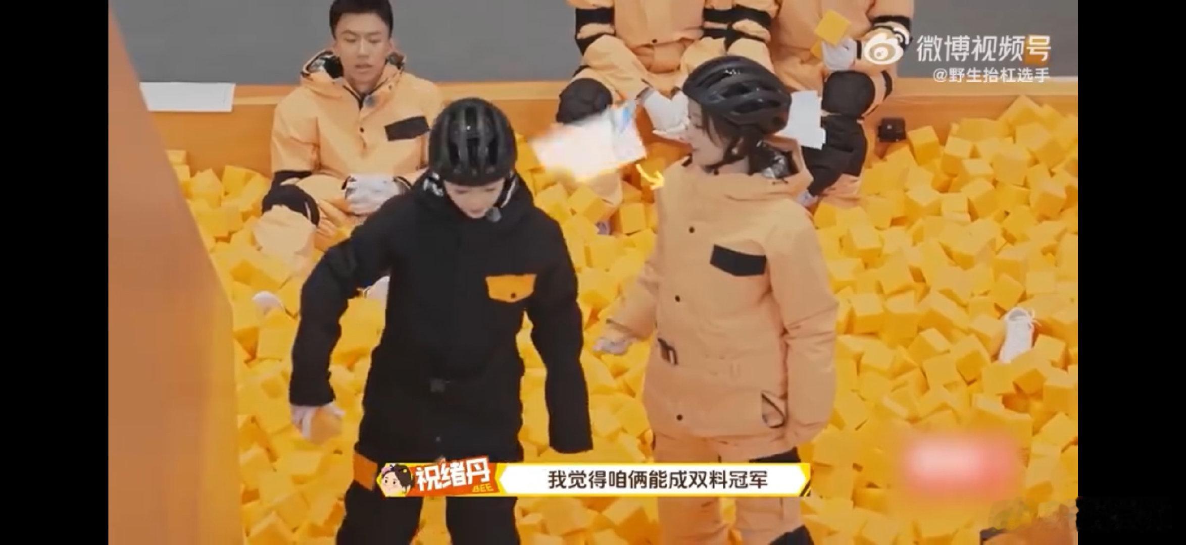 周冬雨周冬雨放狠话吓到0个人周五晚高疯周冬雨狠话一出口，我只觉得：好可爱！根本凶