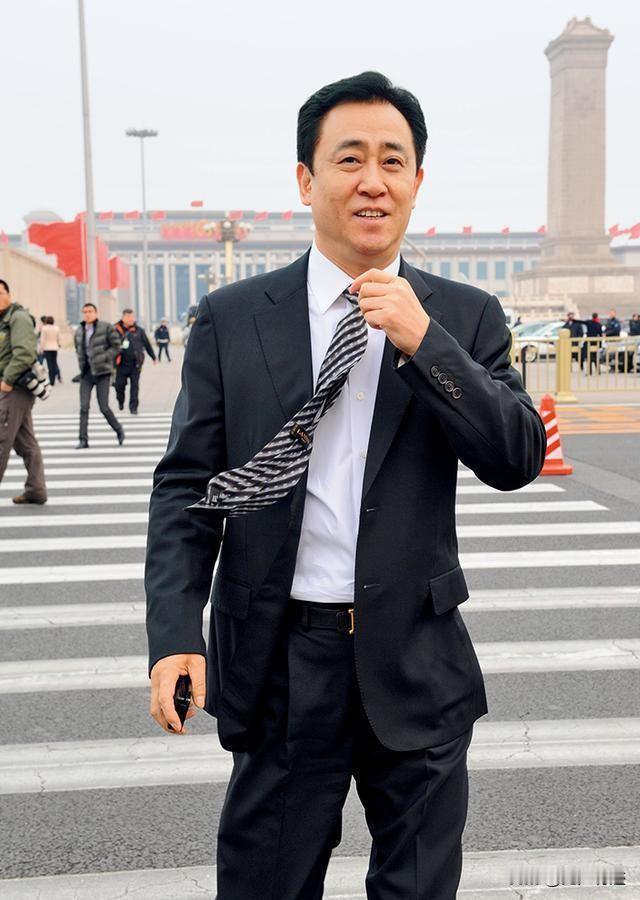 登高必跌重！
当初许家印要是能控制自己的欲望，也就不会有今天了！
还记得2016