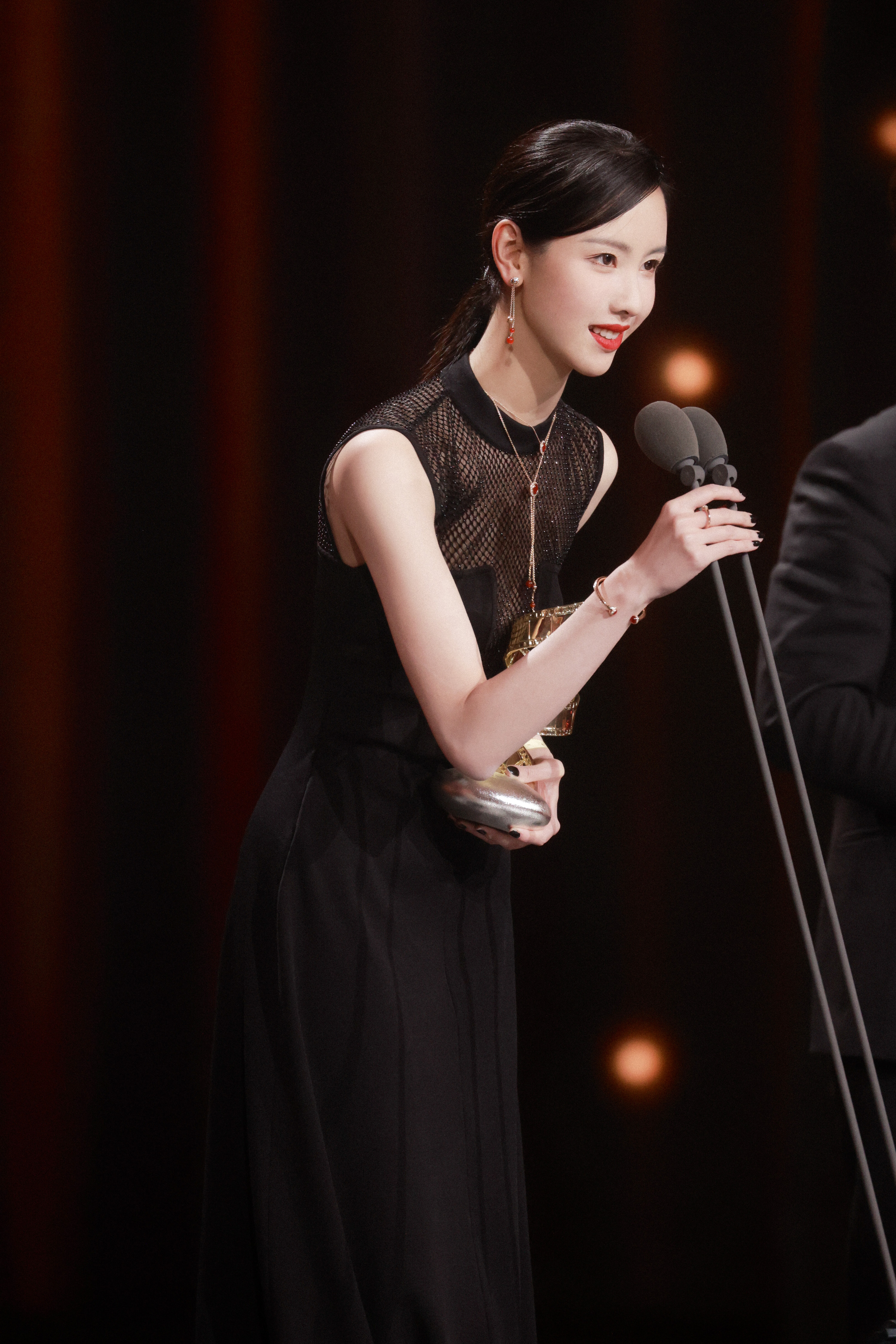 ✨感谢认可，恭喜 荣获“年度潜力演员”奖。初心不忘，潜心演绎，期待未来以无限的热