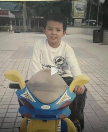 四川达州，一男子刚满月就被亲二姨拐卖到海南，时隔28年，一家人终于团圆，认亲时刻