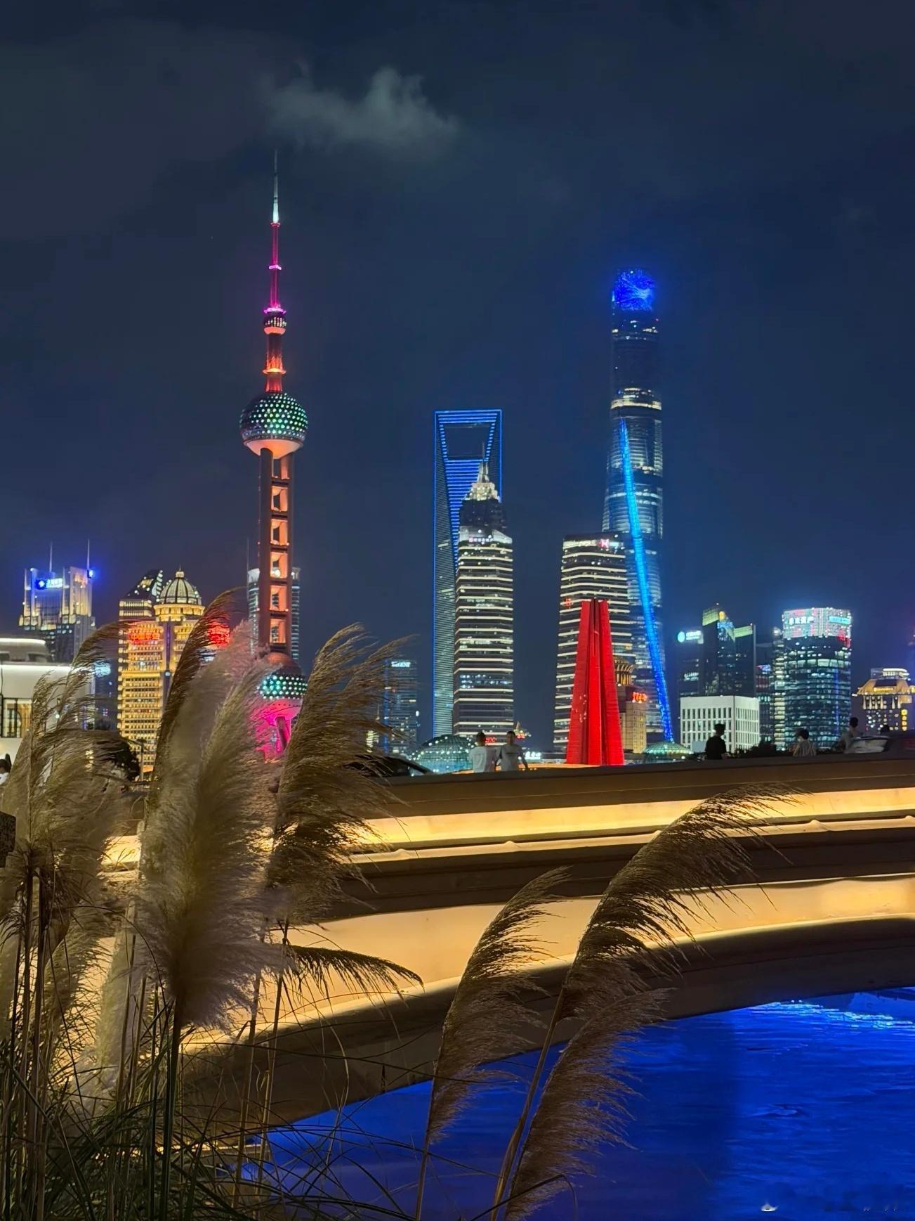 解锁不同上海地标打卡机位 九月漫步魔都，一起换个视角发现上海不一样的美~在乍浦路