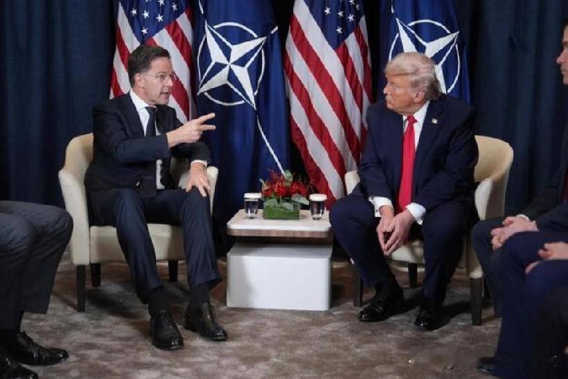 特朗普放弃格陵兰岛关税威胁。北约同意未来的北极协议。
特朗普说，他已经取消了他威