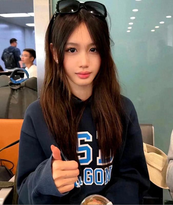 钟丽缇和她的女儿们。完美继承了妈妈的强大的基因！身材好，颜值高