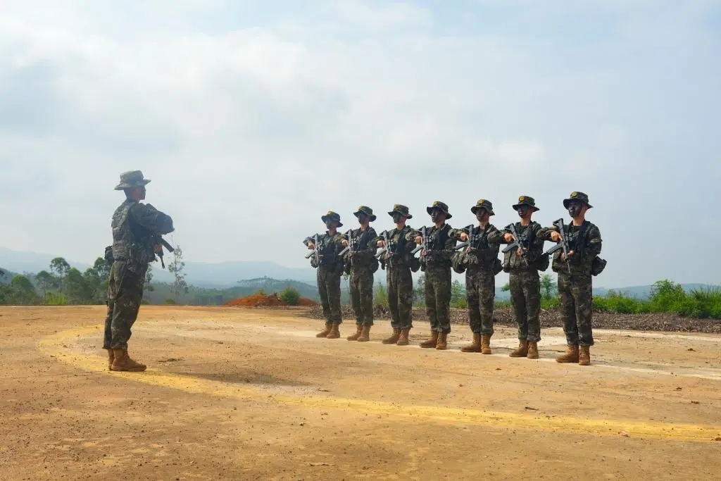 武警第二机动总队某支队野外驻训（八一青春方阵）烽火问鼎计划 ​​​
