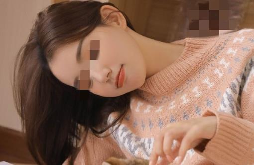 四川成都，女子和男领导一起去出差，期间遭到男领导的两次猥亵，她气不过报警求助，领