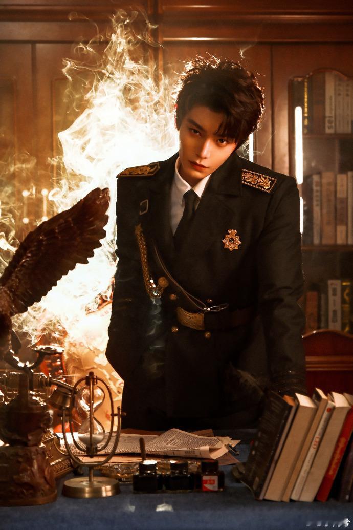 丁禹兮穿制服直接有那味儿丁禹兮给张海虾拍了制服写真，穿制服直接有那味儿了，爱看 
