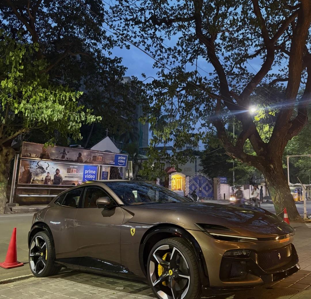 街边捕获Bronzo Cauley 🔝
法拉利Purosangue 定制古铜色