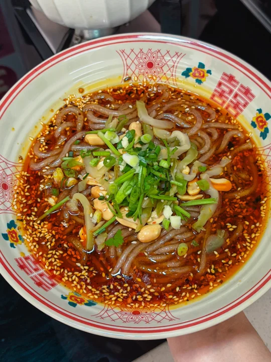 时不时地就馋这碗酸辣粉