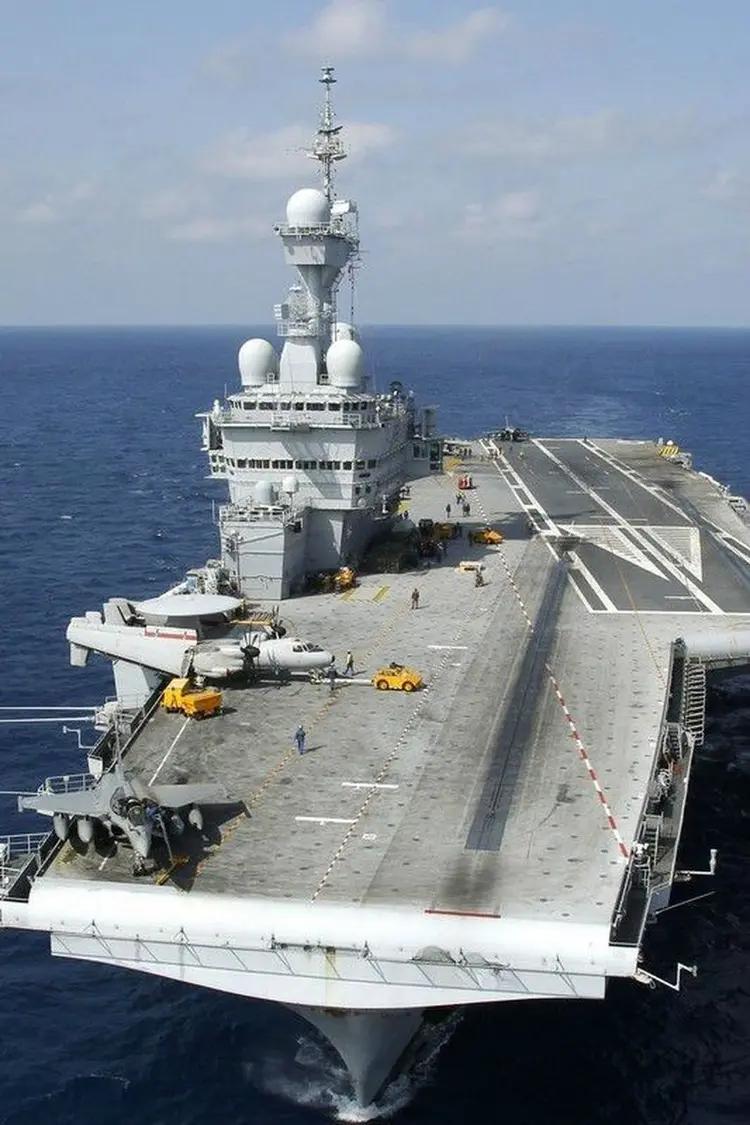 法国戴高乐航母打击群5月6日已经通过苏伊士运河，到达红海海域，目的就霍尔木兹海峡