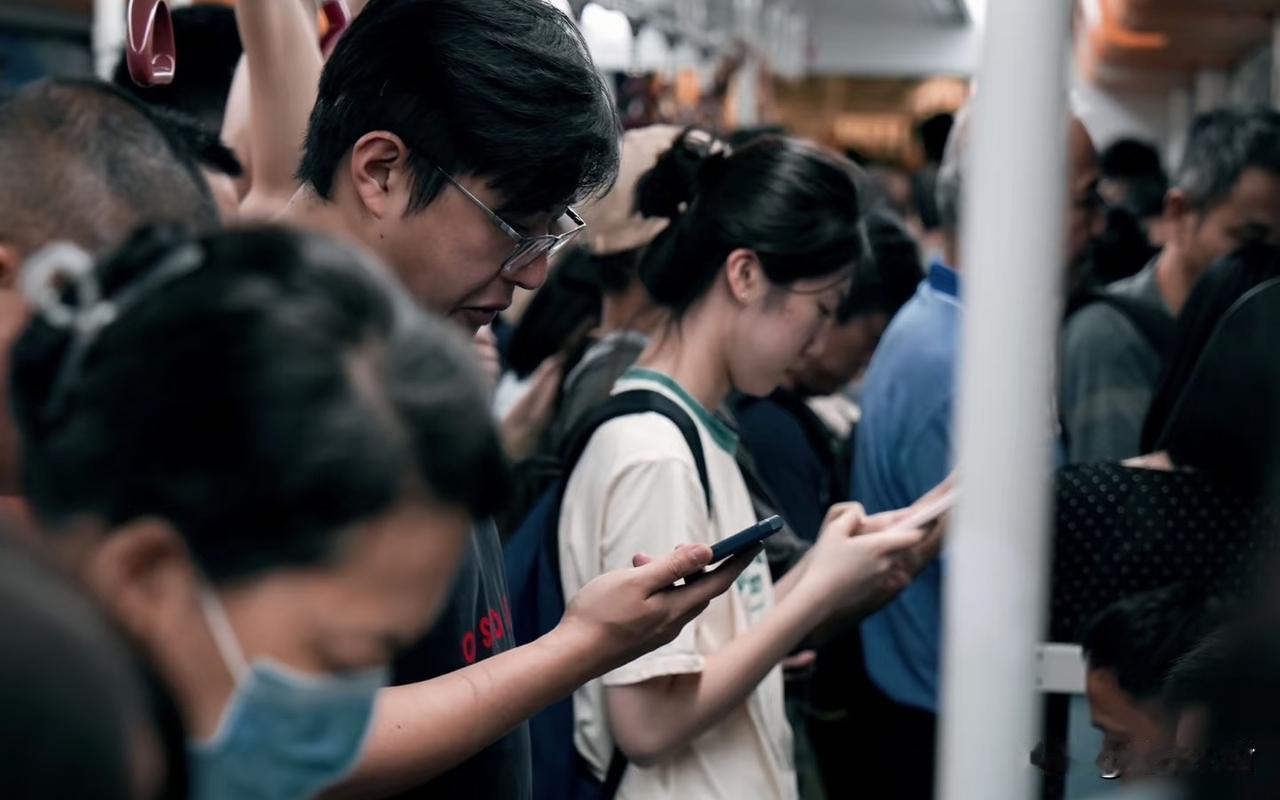 拒接电话成日常，人人怕响铃，真有事找你怎么办？

最近我家楼下大爷，连快递电话都