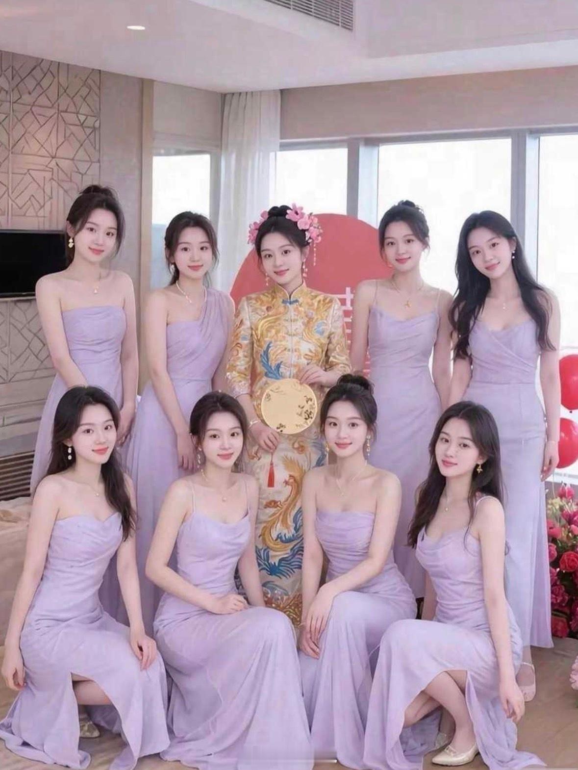 来参加闺蜜朋友的婚礼，一看姐妹团的合照，怎么全长一张脸