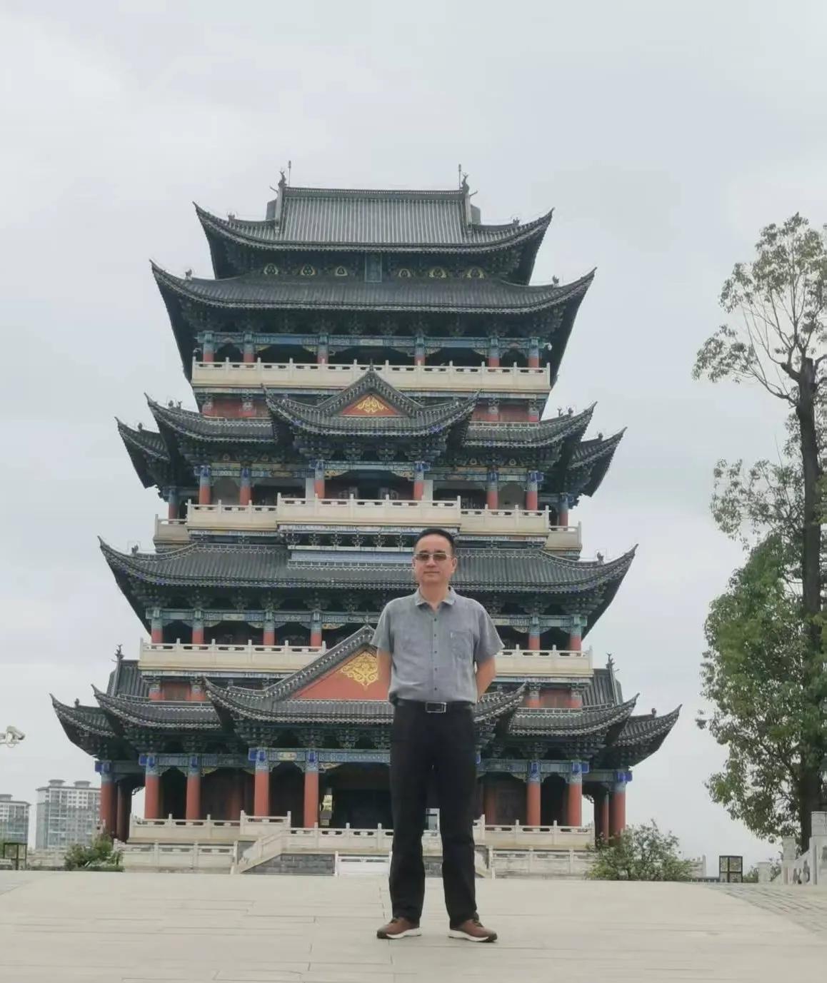 千年古国哀牢，太保成就保山
从昆明乘动车直达保山，时速可达190公里以上；然而，