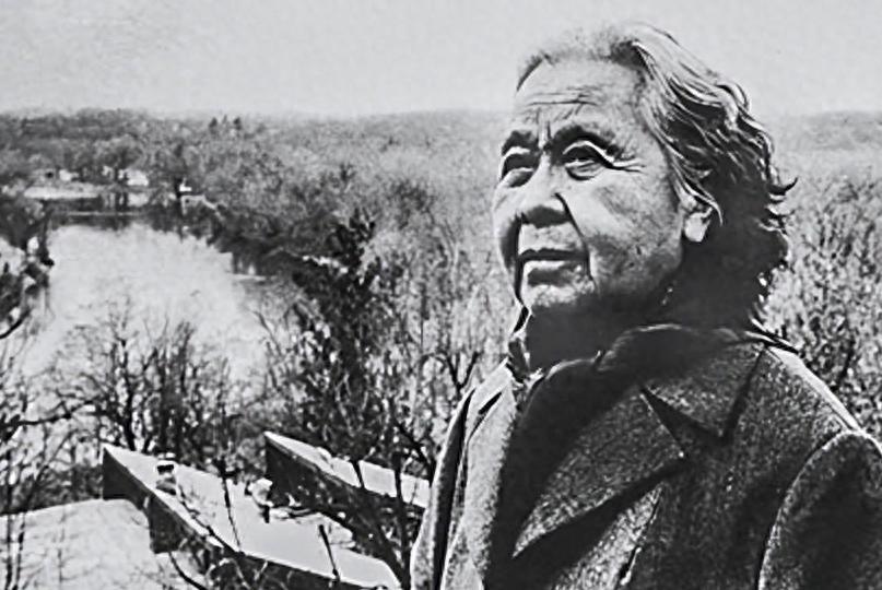 丁玲晚年时，外国记者采访她对毛泽东看法，丁：主席对我个人不错

“1979年早春