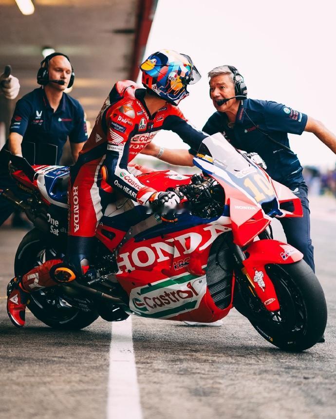 WSBK米萨诺站：Bulega追平Rea连续杆位纪录
Bulega以1分31秒3