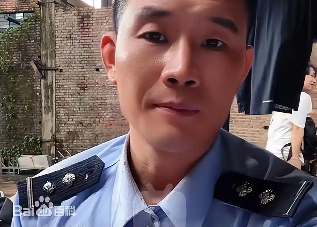“嘎子”别噶了！嘎子哥称接受一切结果嘎子哥穿警服带货被拘7日
    
    