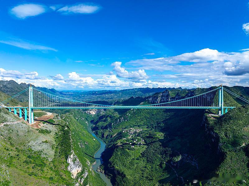 花江峡谷大桥被认证为世界最高的桥视觉冲击力直接拉满，太震撼了！贵州花江峡谷大桥正