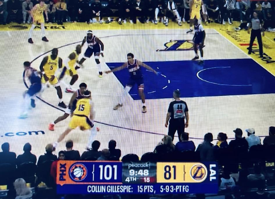 不是？ 今天的湖人干嘛了。

一打开看到第四节，就这样了，七七得分失误一把抓，老