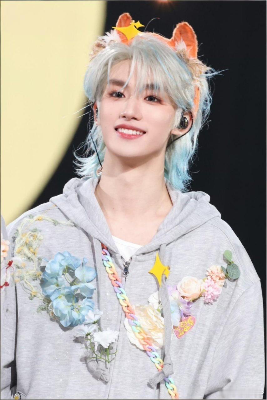 时代少年团时代少年团刻板印象都是自己给的 张真源吃饭真的太有感染力了！全程埋头干