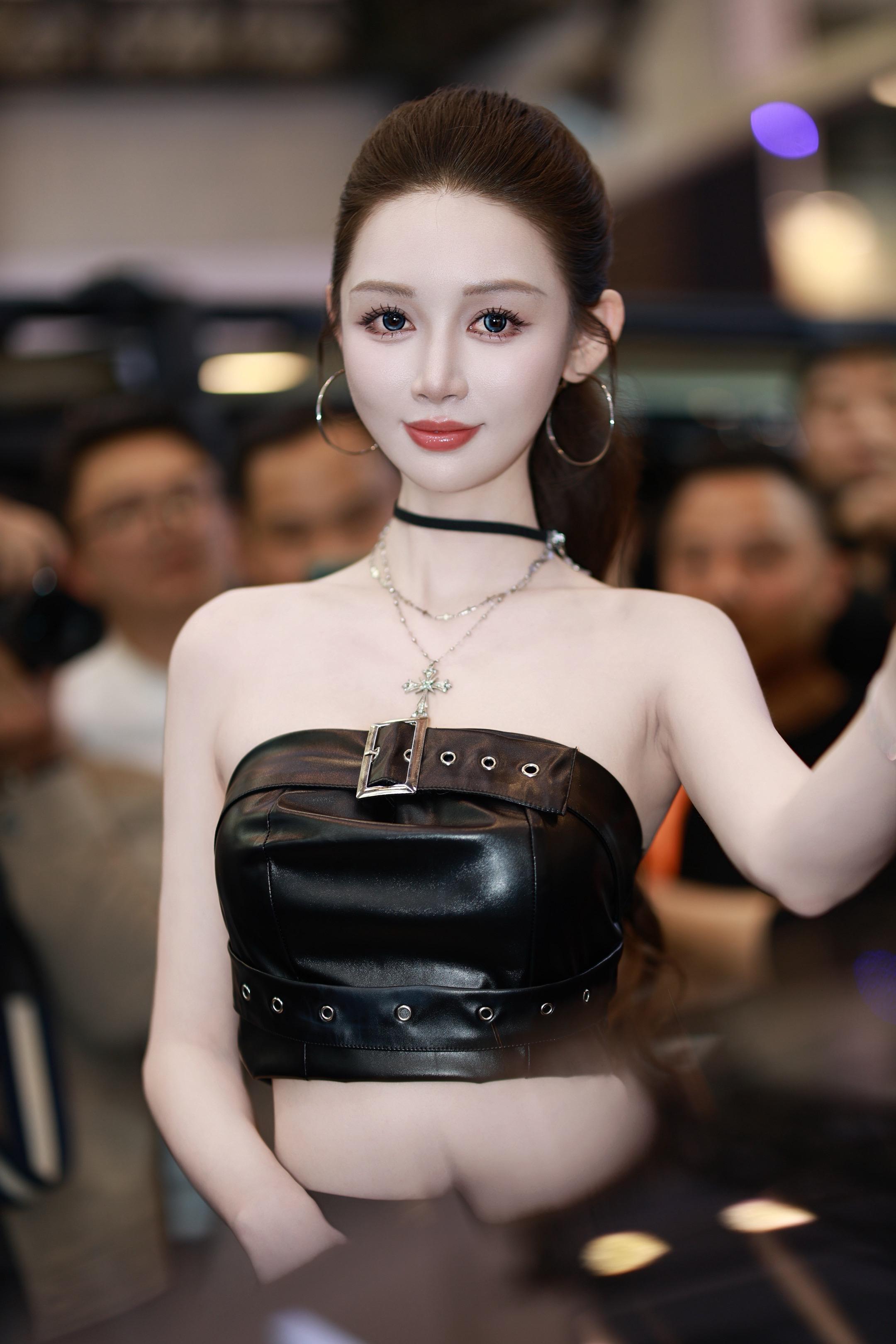 苏州gt show 敏敏老师这颜值和身材。也太权威了吧    📷：佳...