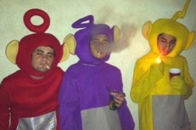 我：好累啊，回去倒头就睡！小林：好累啊，我站着都能睡！到酒店后，我不慎点开王者荣