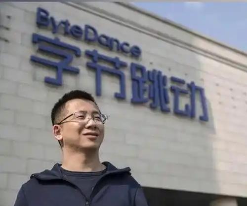 大家有没有注意到一件特别反常的事情？现在无数互联网大厂都在挤破头排队上市，靠股市