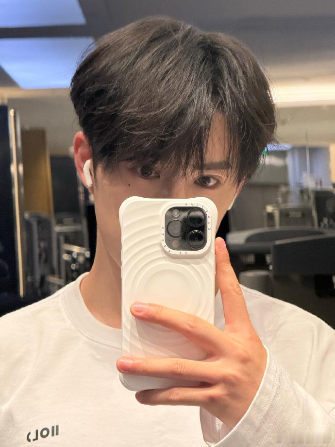 #鹭卓用一波健身照开启十一月##鹭卓健身房拍照#鹭卓以健身照拉开十一月序幕，健身