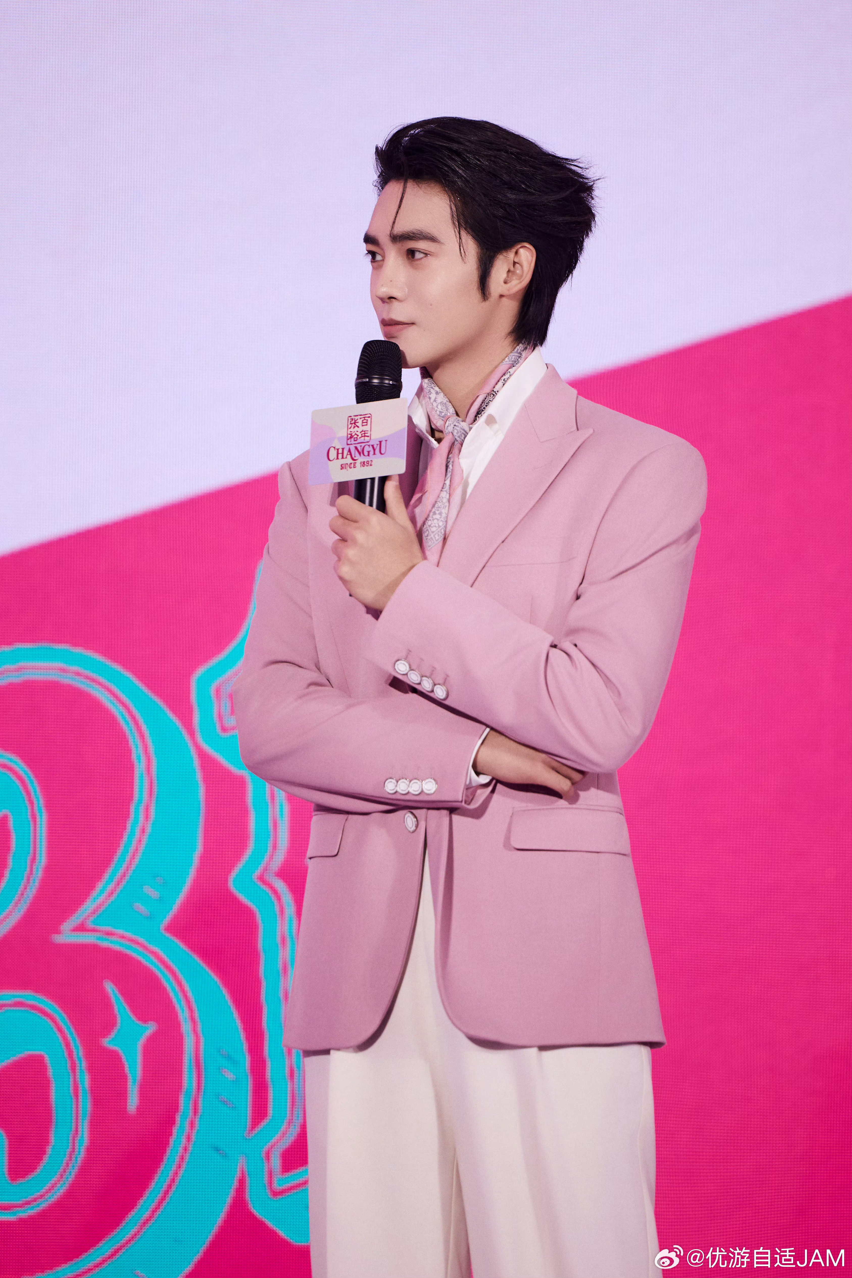 于适yosh于适和将进酒太适配百年张裕经典焕新品牌代言人于适张裕于适举杯随心节奏